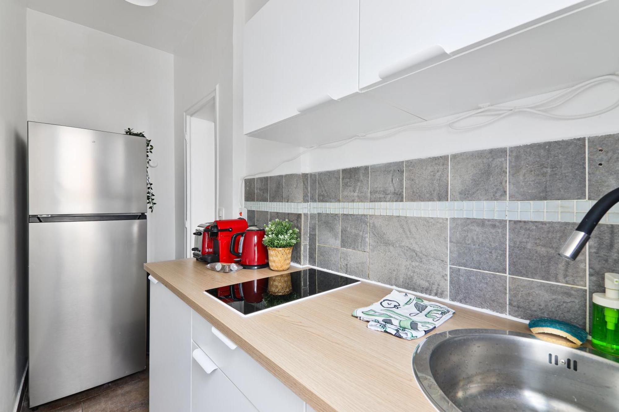 Heart Of Paris-1br-4p-tour Eiffel 8 -free Netflix Paris